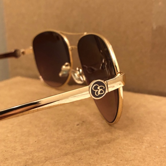 Jessica Simpson Sunglasses; Aviator Sunglasses - Picture 2 of 4